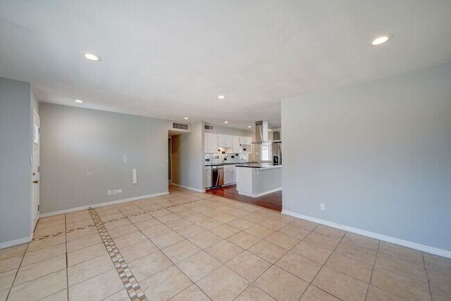 Building Photo - COMING SOON! Amazing 3 Bed, 2 Bath Home Lo...