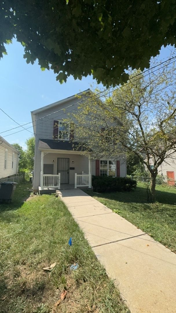 Primary Photo - 4 Bedroom House