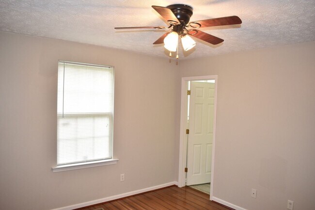 Building Photo - 3 Bed/2 Bath Home in East Nashville, Pet F...