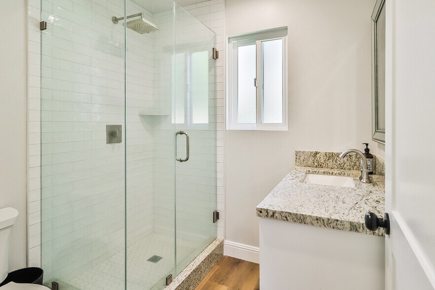 Building Photo - 7702 Mason Ave