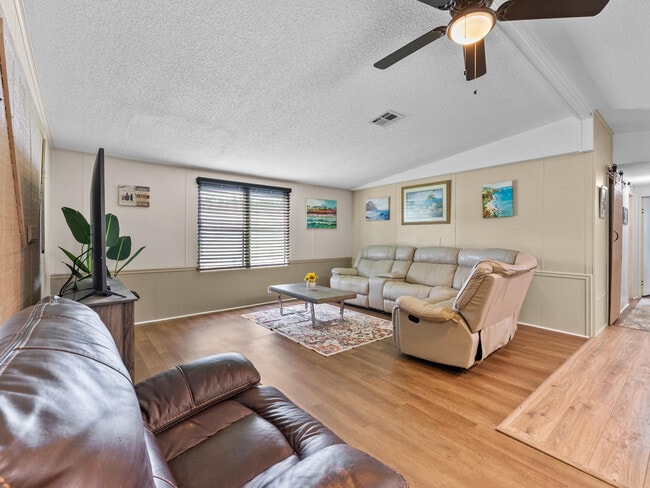 Building Photo - 2855 SW Monarch Trail