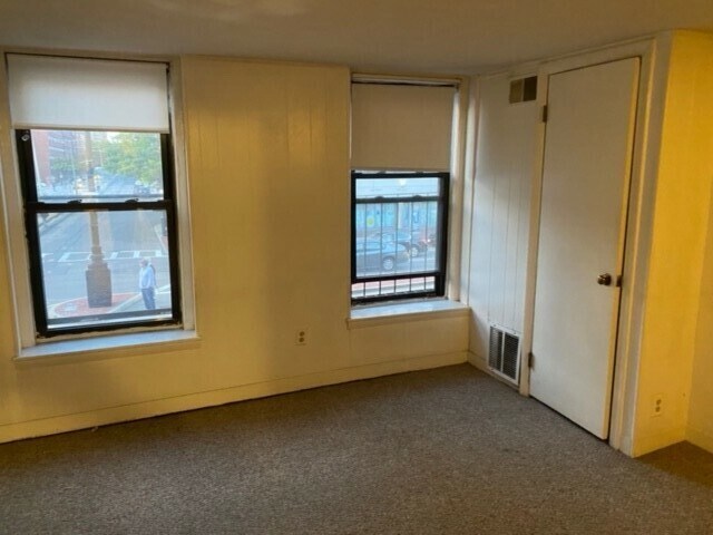 Building Photo - 238 Cambridge St