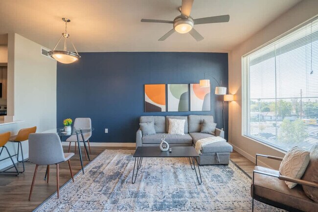 Building Photo - 1980 E Broadway Rd