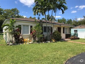 Building Photo - 6510 SW 63rd Ct