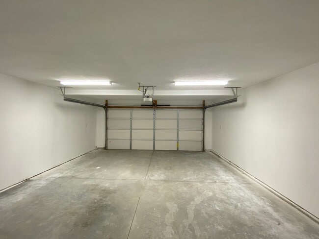 Building Photo - 413 East E Street