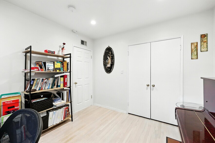 Building Photo - 22101 Buenaventura St