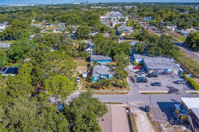 Building Photo - 810 2nd Ave NW