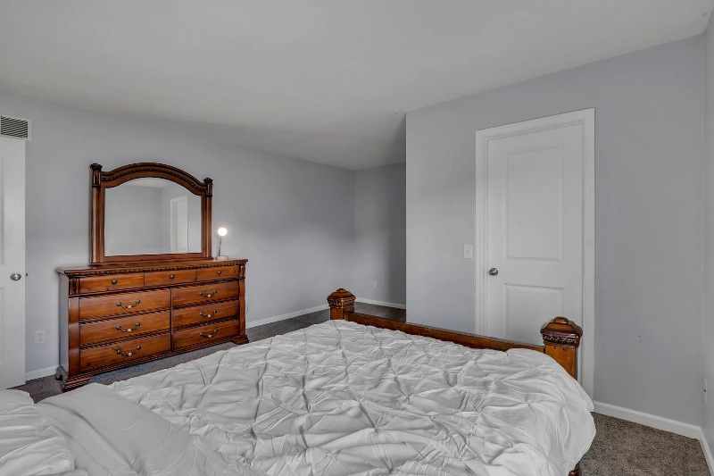 Building Photo - 962 Preble Dr