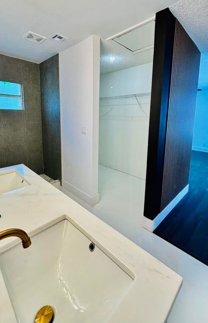 Building Photo - 10303 Pippin Ln