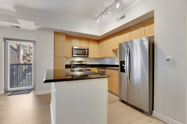 Building Photo - Professionally Managed and Updated// 2 Bedroom 2 bathroom Condo// Logan Circle! // Garage Parking...