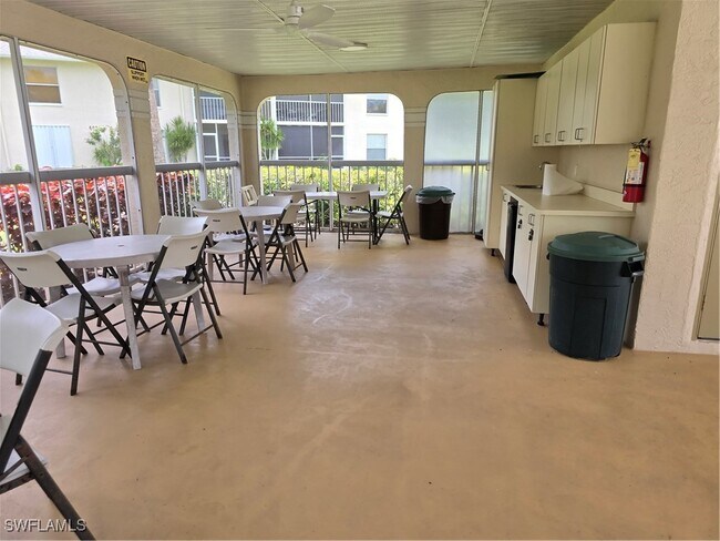 Building Photo - 605 Squire Cir