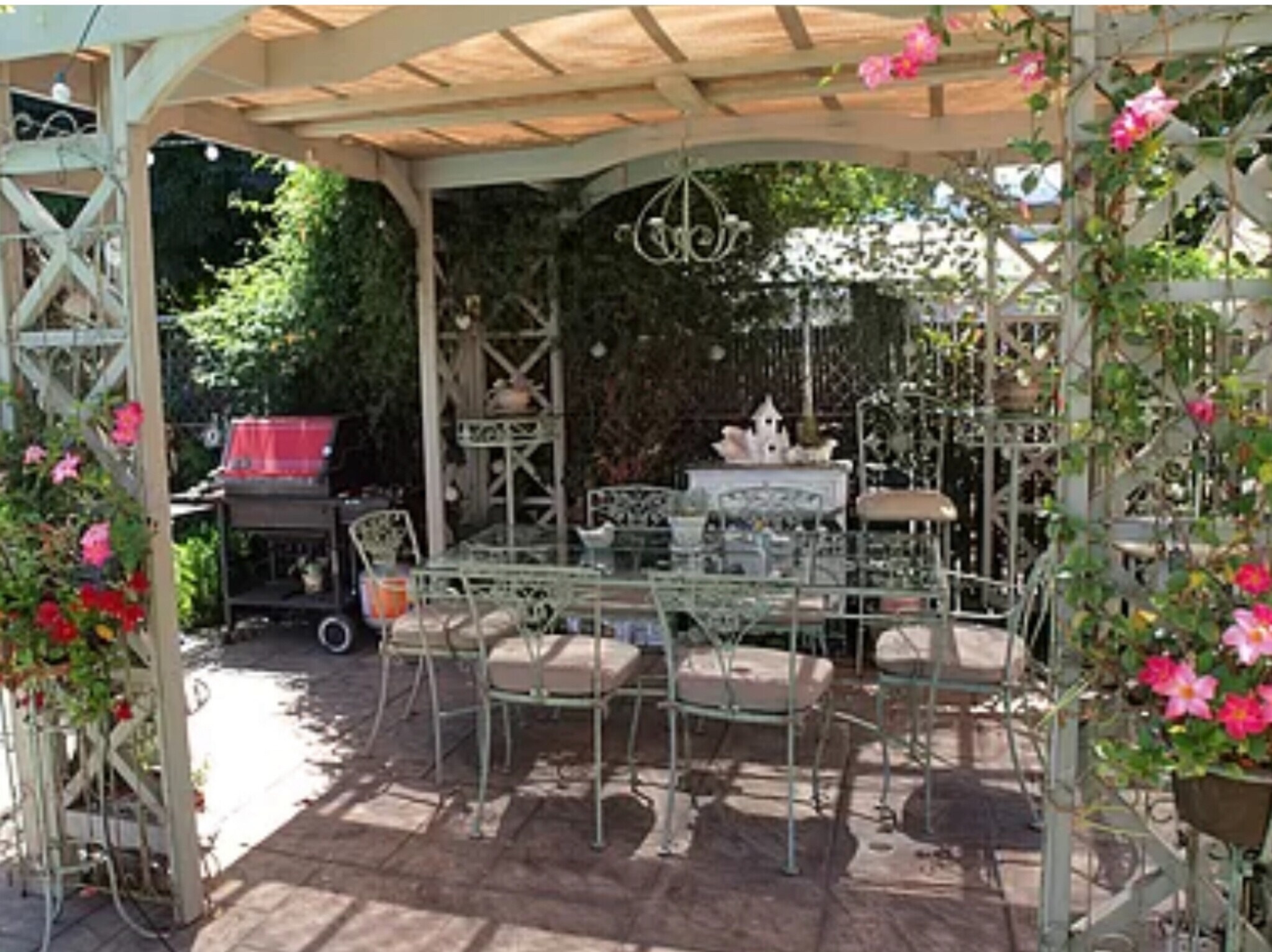 Building Photo - 406 N Fairview St