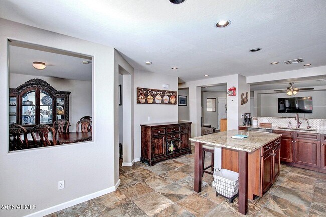 Building Photo - 40301 W Peggy Ct