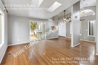 Building Photo - Cute 3/2--Awesome Location/ freeway access...