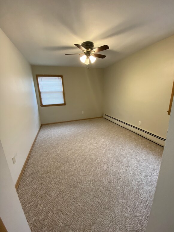 Building Photo - 1211-11 1/2 11 1/2 St N