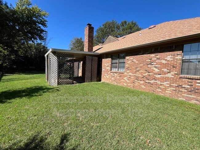 Building Photo - 5429 Craigmont Dr