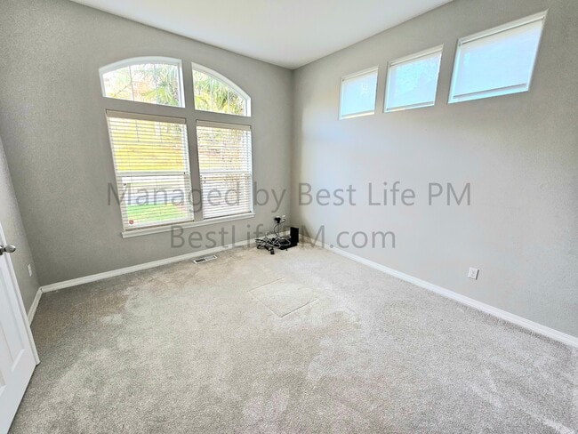 Building Photo - 11040 SE William Otty Rd