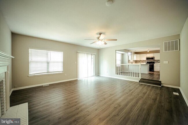 Building Photo - 5702 Cambridge Dr