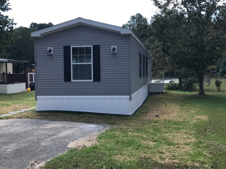 Building Photo - 28 Oak Tree Ln