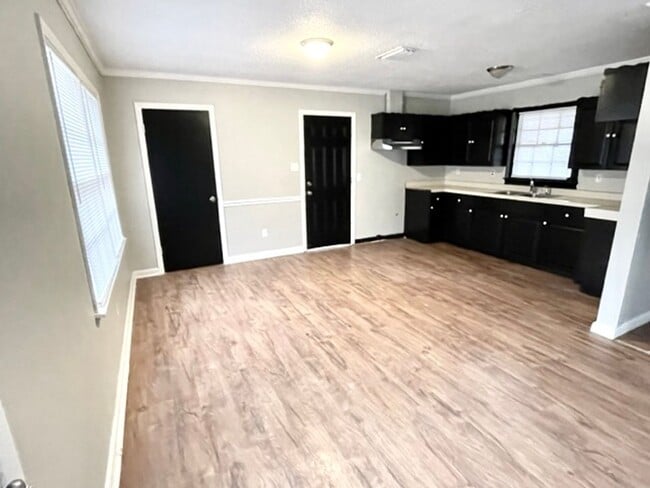 Building Photo - 904 Freeman! Coming Soon!