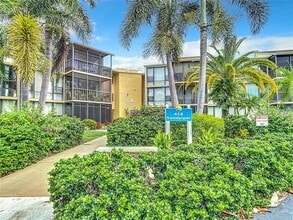Building Photo - 618 Bird Bay Dr S
