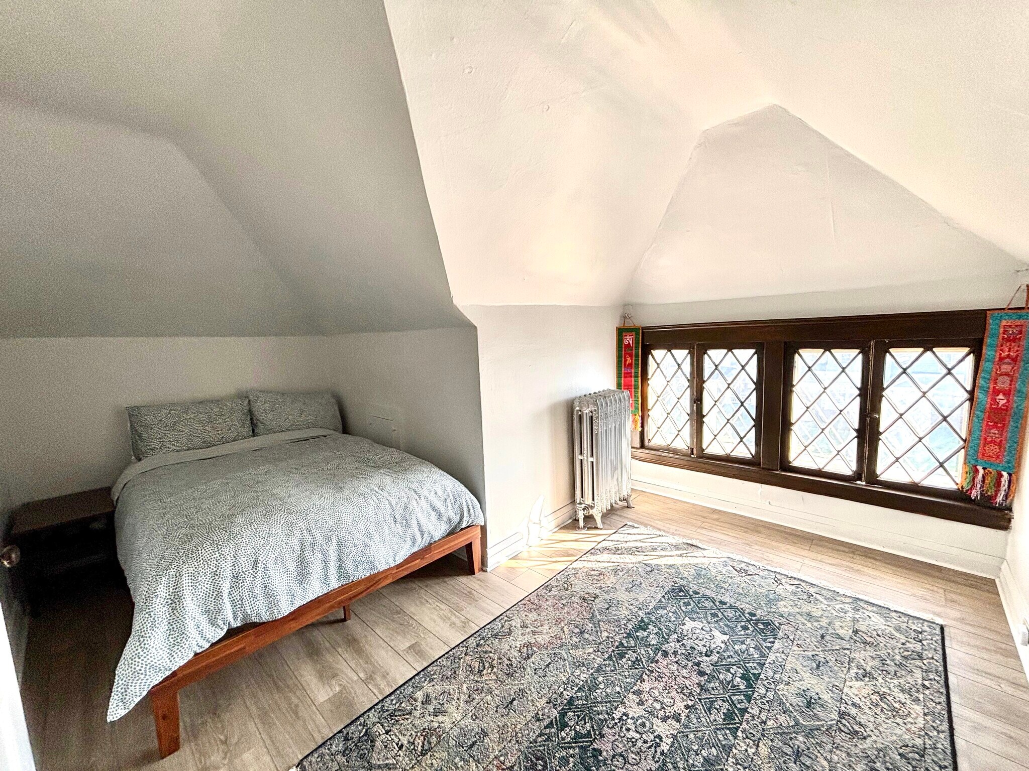 Building Photo - 10815 Drexel Ave