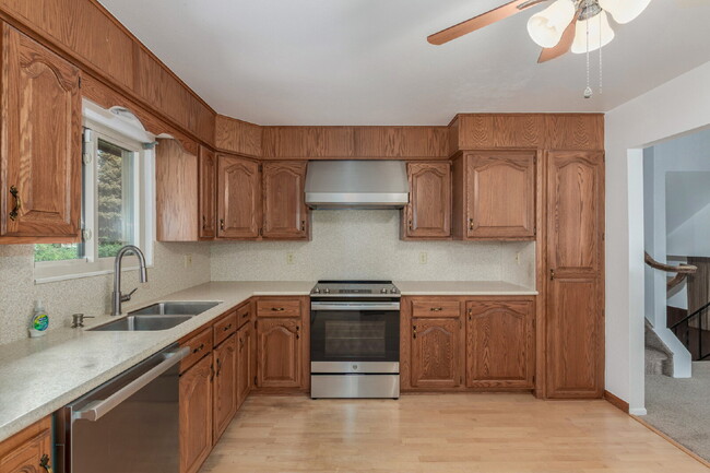 Building Photo - 6724 Knight Dr