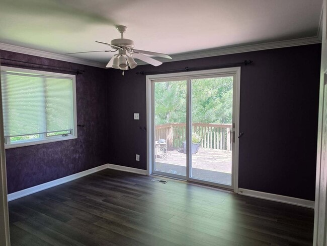 Building Photo - 7618 Catalpa Dr