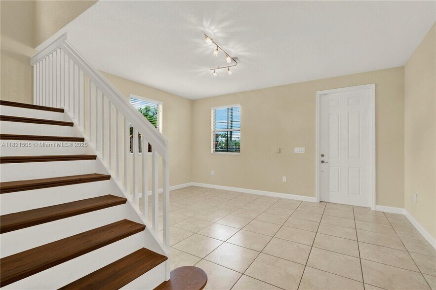 Building Photo - 11923 SW 155th Ct