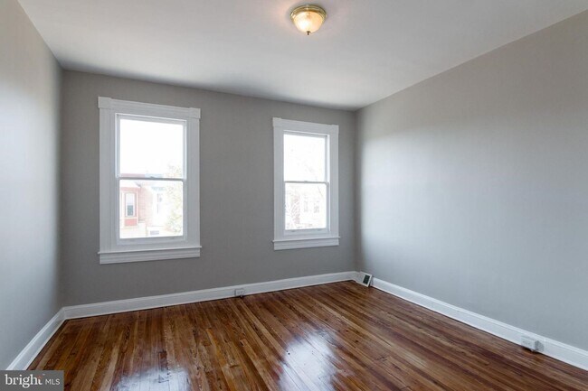 Building Photo - Charming 2 Bedroom/2.5 Bathroom Townhome in Patterson Neighborhood, MD!