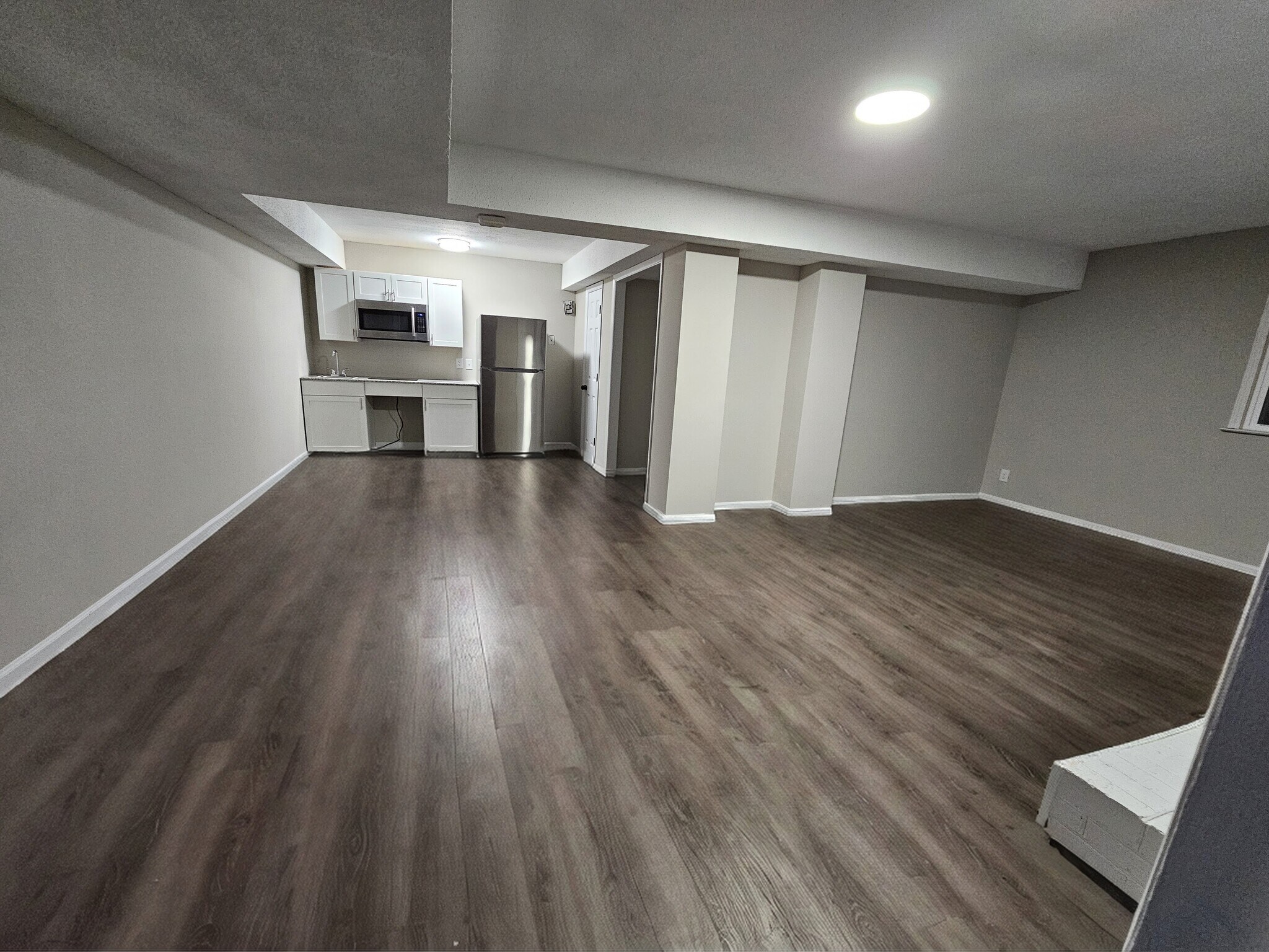 Building Photo - 2707 Little River Dr