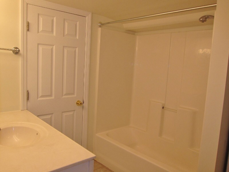 Bathroom - 1016 Bingham St