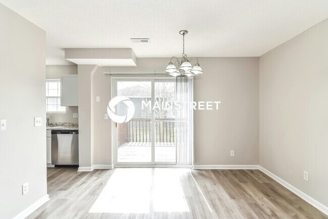 Building Photo - 3 Bedroom Pet-Friendly Home in Pleasant Hi...