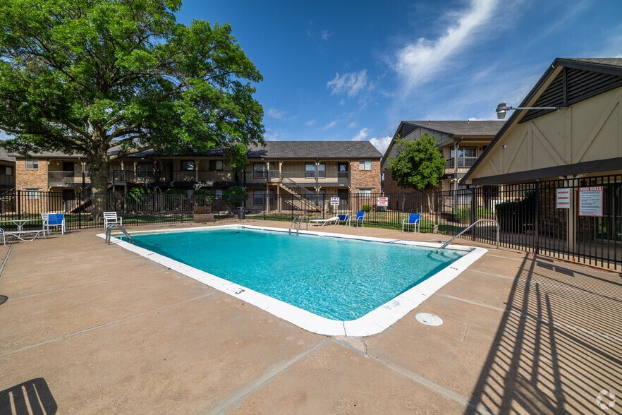 Primary Photo - Stratford East Apartments