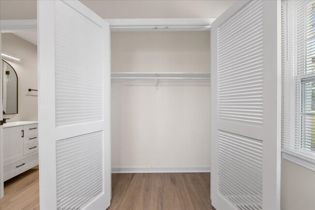 Building Photo - 4700 Walden Ct