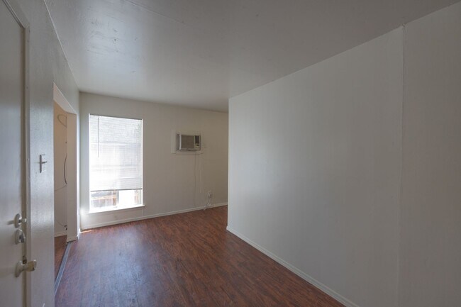 Building Photo - West Campus condos in small complex! W/D i...
