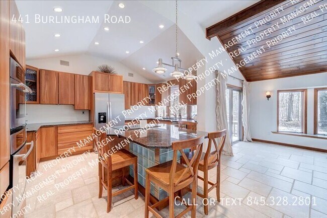 Building Photo - 441 Burlingham Rd