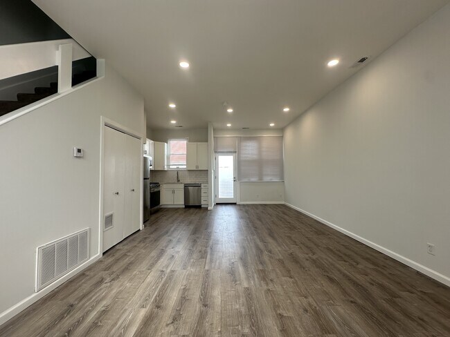 Building Photo - 1111 Biddle St