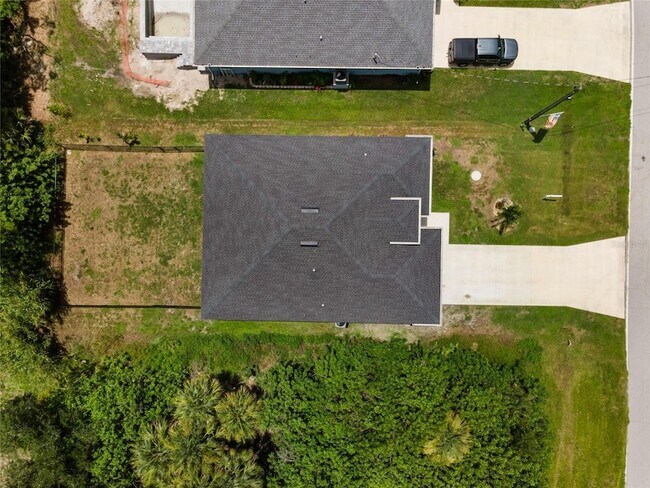 Building Photo - 315 Sweetwater Dr