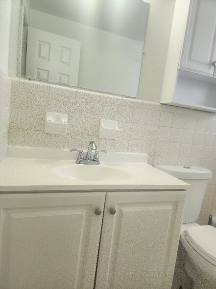 Building Photo - 1750 S Palmetto Ave