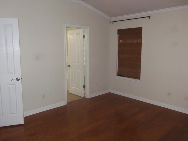 Building Photo - 8020 Osborne Dr
