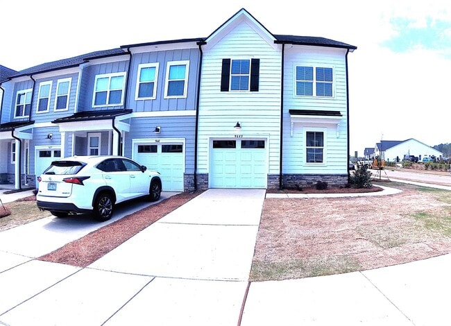 Building Photo - 9645 Munsing Dr