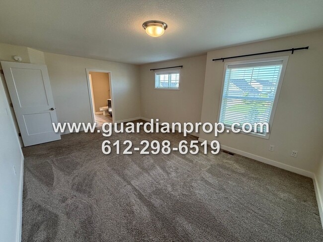 Building Photo - End Unit Townhouse Available Now, Open Floor Plan, Loft Area, Large Primary Suite, Side Patio, Pool