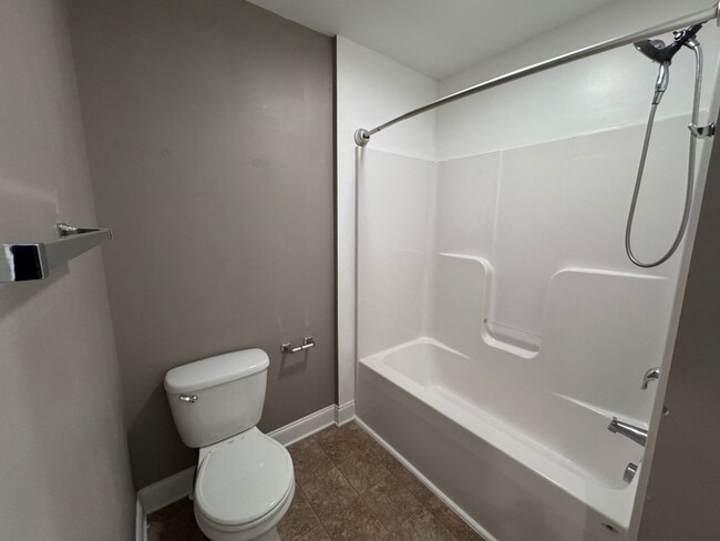 Building Photo - Central AVL Condo - Huge Deck, Views and Community Pool