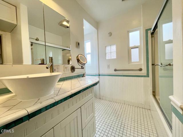 Building Photo - 240 N Surfside Dr