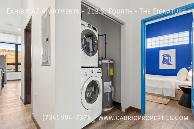 Building Photo - Exhibit A2 Apartments - 212 S. Fourth -The Signature - 2 Bed/1 Bath