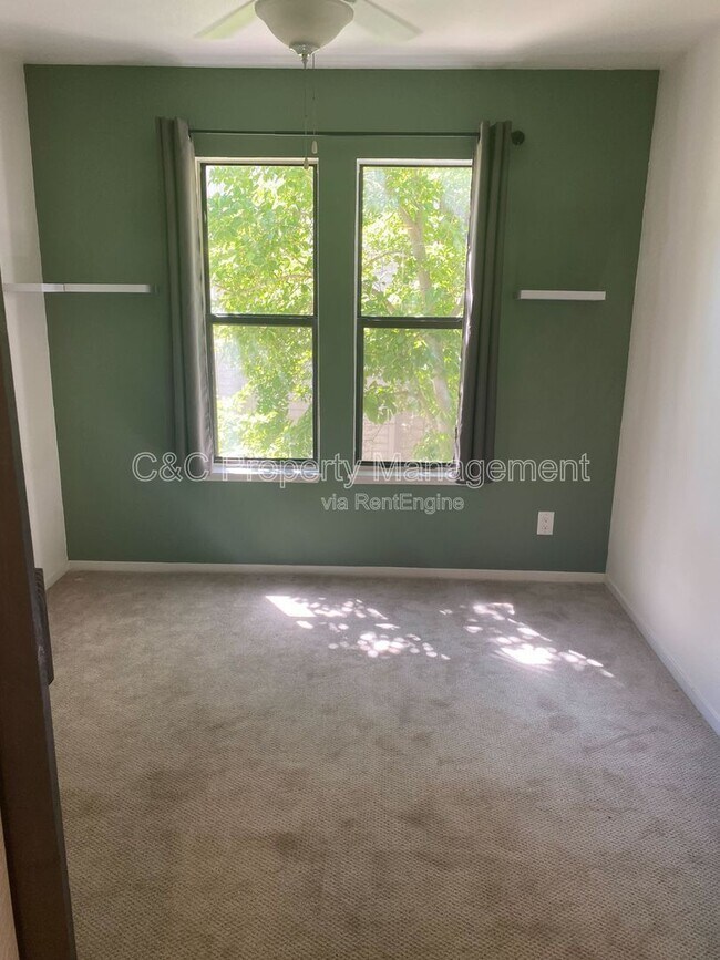 Building Photo - 2401 Eilers Ln