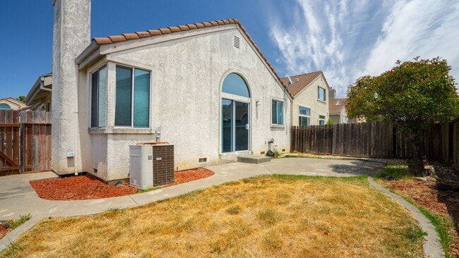 Building Photo - 957 McCoy Creek Cir