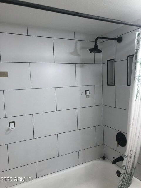 Building Photo - 2 Story Townhouse,  3 Bedroom, 1 Bathroom,...