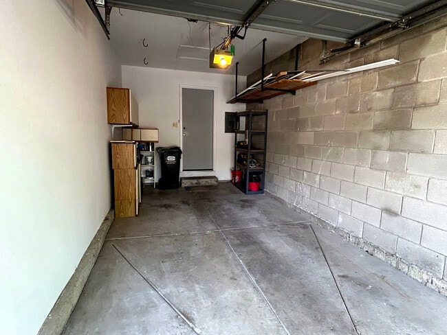 Building Photo - 1453 Chelsea Ave